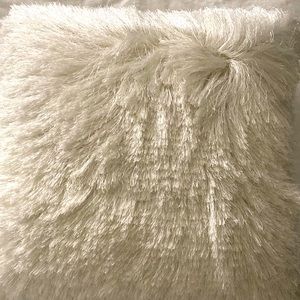 2 24x24 beautiful soft faux fur white sparkle pillow covers
